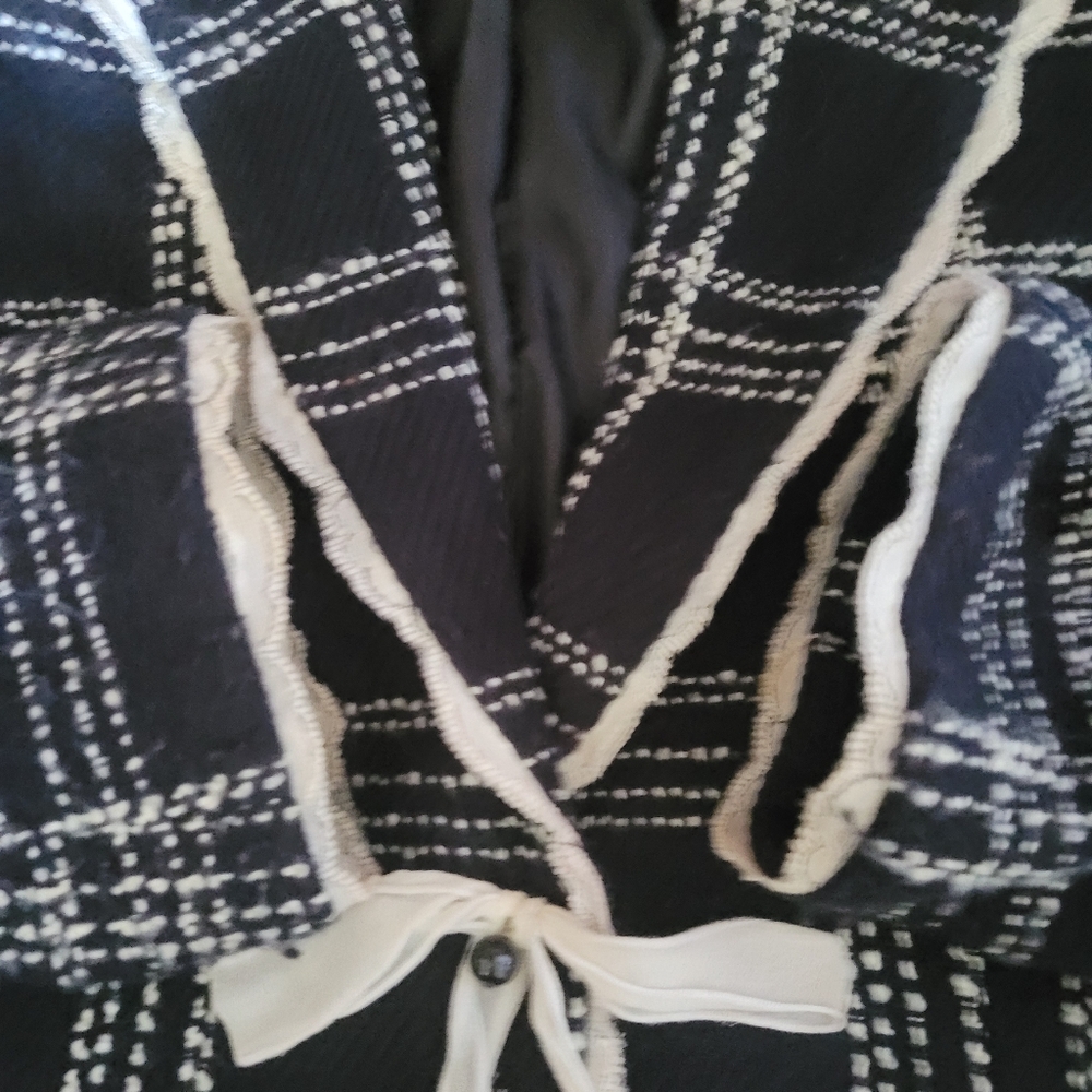 Blazer,wool,lace trim,great preloved cond.,nice to wear in the Fall at office. - Picture 6 of 9